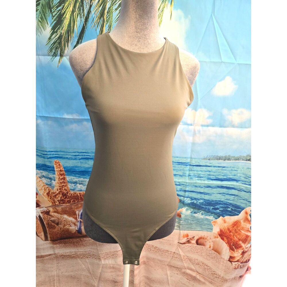 REORIA Green Sleeveless High Neck Racerback Cut Bodysuit Size M